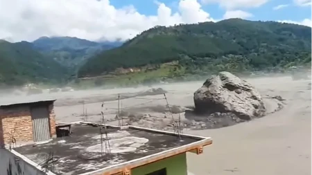Razorna katastrofa u Nepalu: Više od 600 turista vode se kao nestali nakon poplava i klizišta