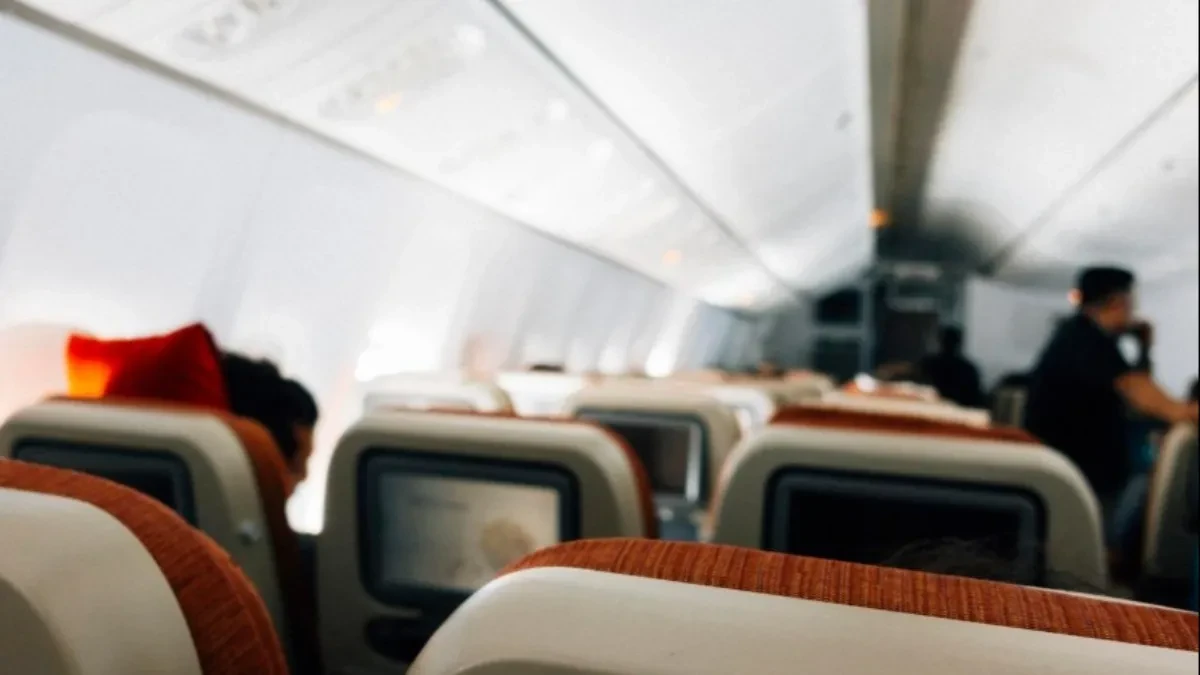 Dramatično! Trudnica se porodila u avionu uz pomoć ljekara koji su se slučajno zatekli među putnicima
