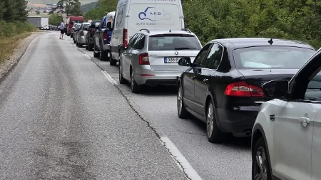 Stanje na putevima u Srpskoj: Povoljni uslovi za vožnju, zastoje očekujte na prilazima Banjaluci i radnim zonama