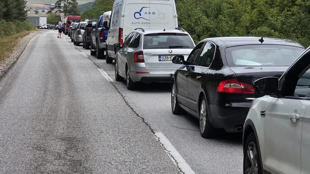 Stanje na putevima u Srpskoj: Povoljni uslovi za vožnju, zastoje očekujte na prilazima Banjaluci i radnim zonama