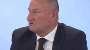Apsurdna politička realnost u BiH: Prebrojavao sopstvene diplome uživo u programu, pa izmislio i fakultet (VIDEO)