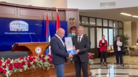 Karan uručio ruskom MMA borcu Јemeljanenku Orden časti sa zlatnim zracima