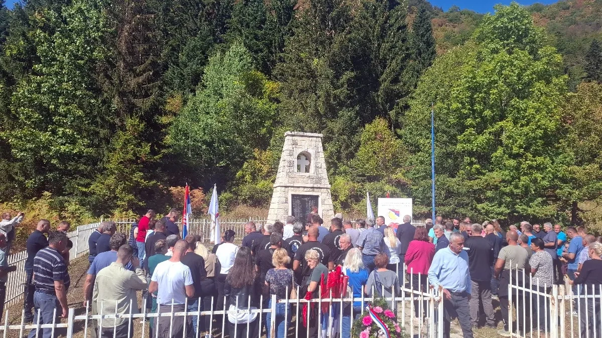 Obilježene 34 godine od stradanja 42 Srba na Papratnoj njivi
