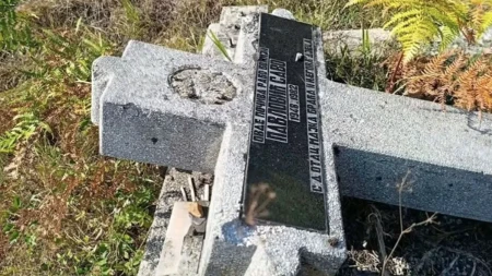 Vandalizam kod Travnika: Porušeno 11 spomenika na srpskom groblju, oštećena i kapela