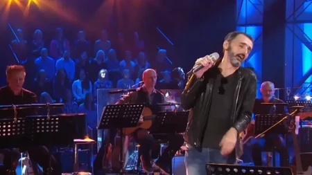 „Nije ono što ljudi obično pomisle“: Oglasio se bubnjar benda Gorana Barea nakon što mu je pozlilo na bini