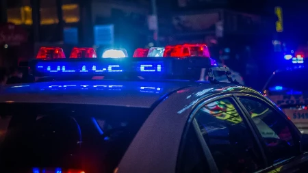 Muškarac maloljetnoj kćerki dao pištolj i rekao joj da puca u njega