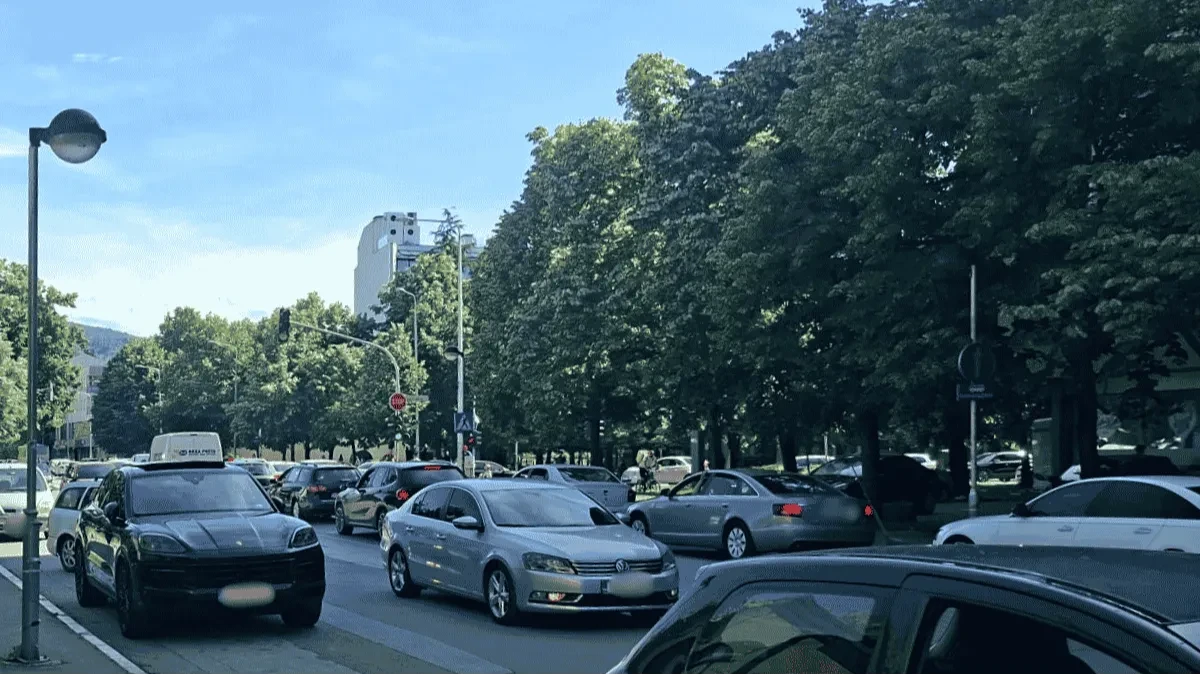 Oprez za volanom: Pogledajte gdje vas danas očekuju obustave saobraćaja, radovi i duge kolone