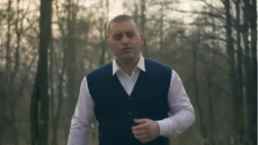 „Nisam spavao pa je ministar vozio umjesto mene“: Poznati pjevač otkrio kako je iz državne službe prešao na mikrofone i slavlja!