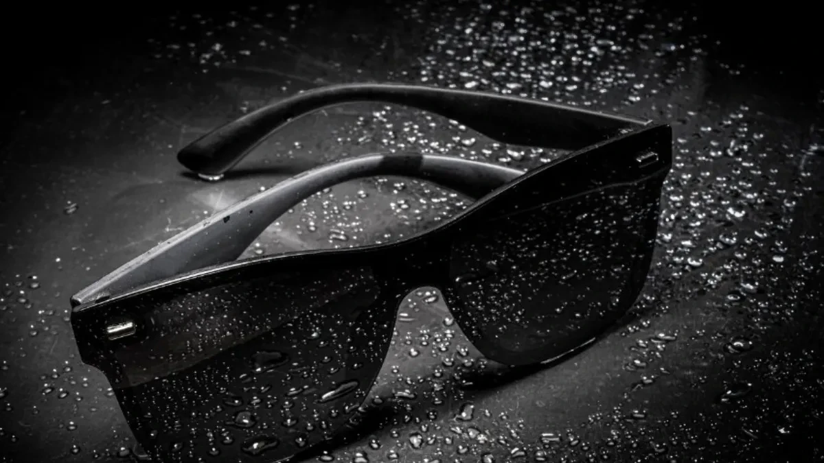 Nova serija pametnih uređaja: Meta predstavila Ray-Ban naočare bez kamere i AI uređaj „Meta Charm”