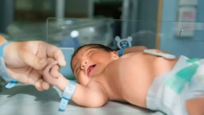 Bebu oteli iz kolijevke, a 51 godinu kasnije pronašla je porodica: Živjela je u istom gradu!