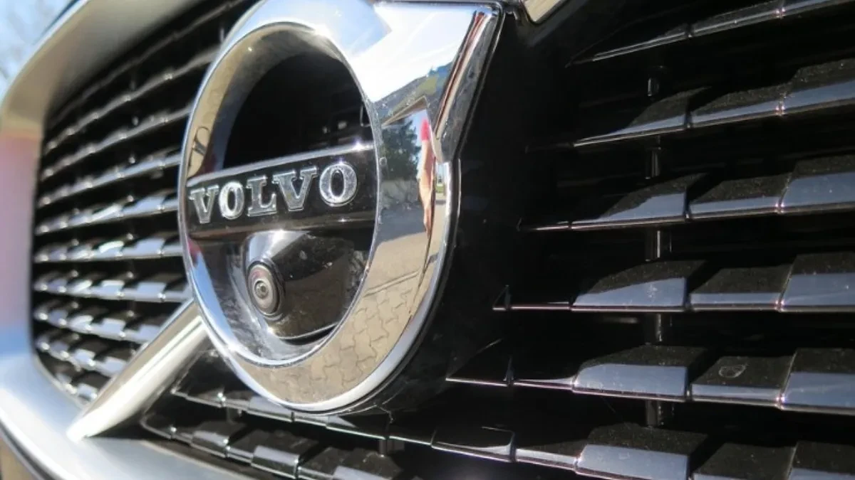 Volvo poslušao vozače: Vraćaju se fizičke komande