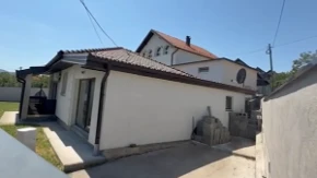 Zapuštena najpoznatija kuća u Bosni: „Nijedno od njih dvoje više ne smije da kroči unutra!“