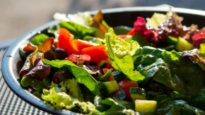 Raste svuda oko vas, a krije brojna ljekovita svojstva: Od ove biljke pravi se ukusna salata