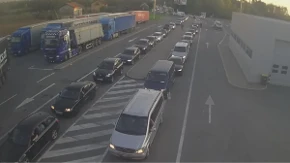 Gužve na granici: Na više prelaza pojačan saobraćaj