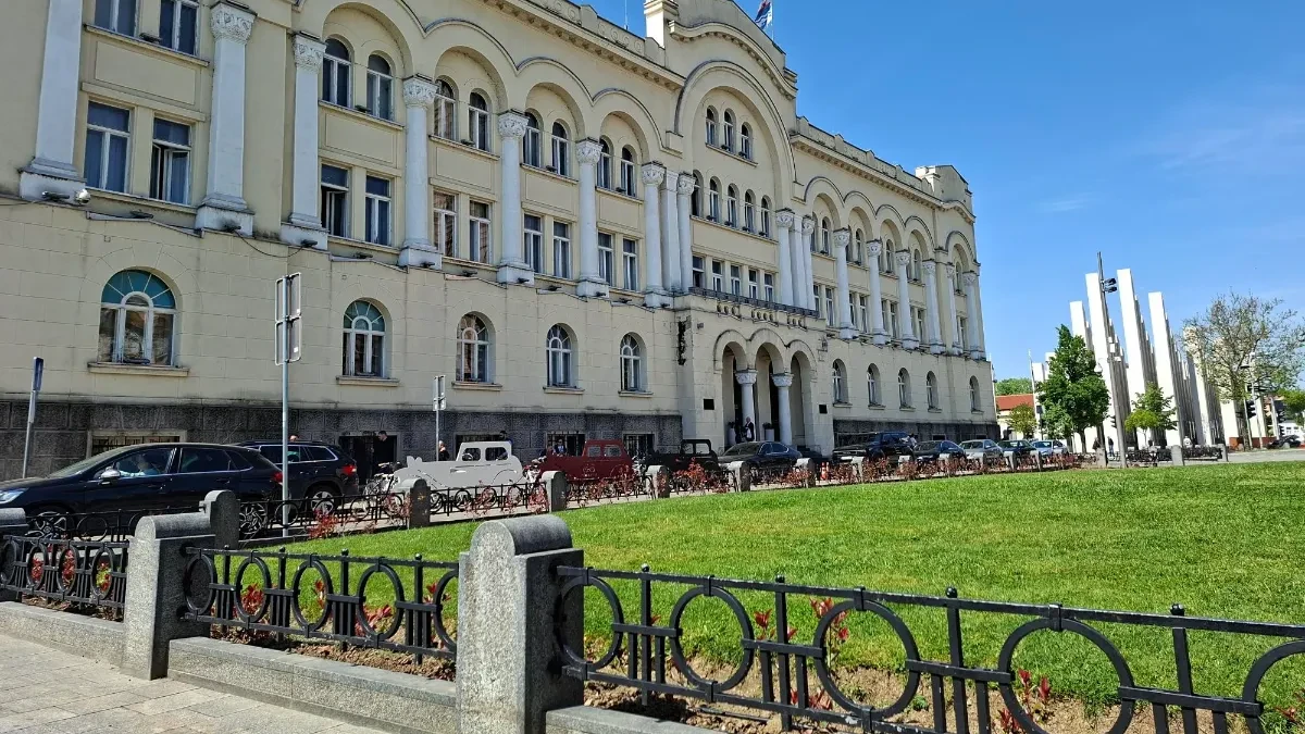 Jaka policijska pratnja u centru Banjaluke: Stigao kamion sa izbornim materijalom