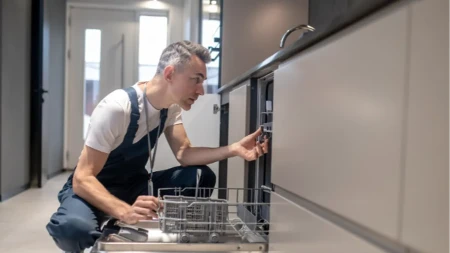 Majstora čekala nekoliko nedjelja, a onda joj uzeo 100KM za dvije minute posla
