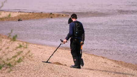 Tražio izgubljene alke za golubove, pa detektorom slučajno otkrio blago staro 4.000 godina