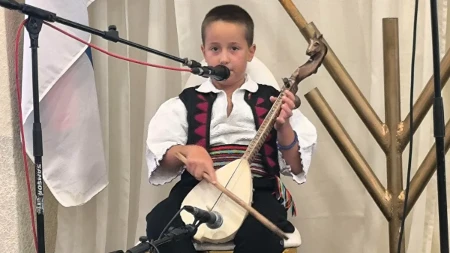 Lazar ima samo devet godina, a već čuva tradiciju: Najmlađi guslar Republike Srpske oduševljava gdje god se pojavi