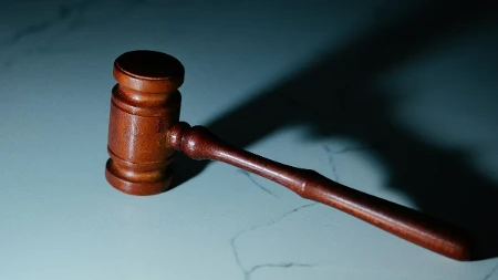 Ministar odbrane podnio ostavku zbog skandala u vezi sa ugovorom vrijednim 70 miliona evra