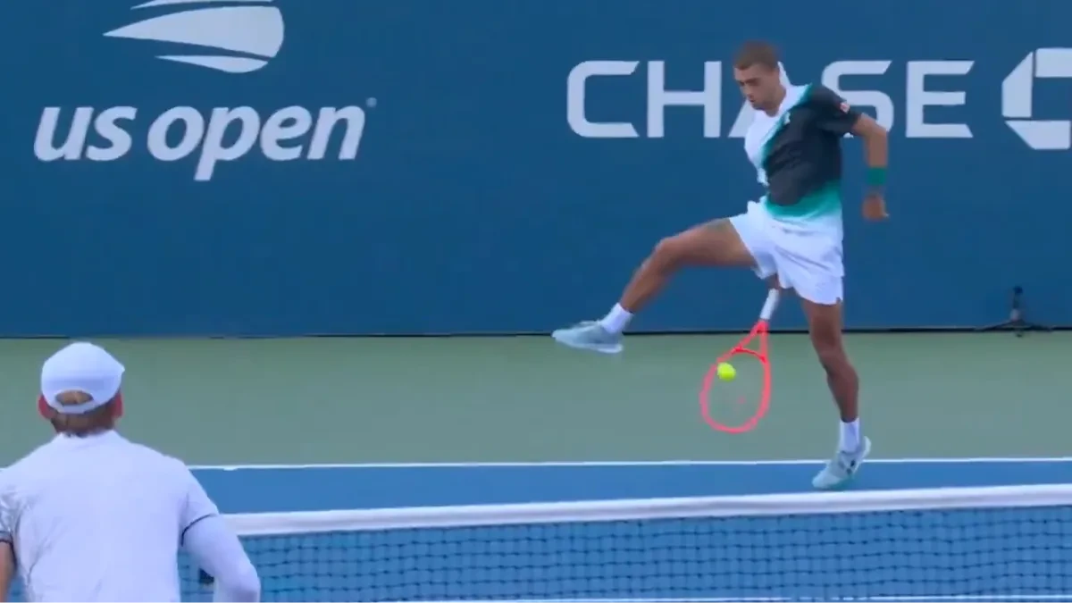 Spektakularan potez na US Openu postao viralan (VIDEO)