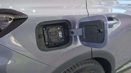 Kupujete električni ili plug-in hibrid? Evo da li uz automobil dolazi adapter, koliko košta i gdje ga nabaviti u BiH