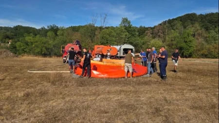 Požar kod Teslića stavljen pod kontrolu, helikopter i dalje dejstvuje