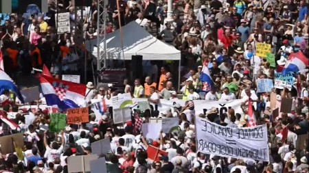 Desetine hiljada ljudi na protestu u Zagrebu 