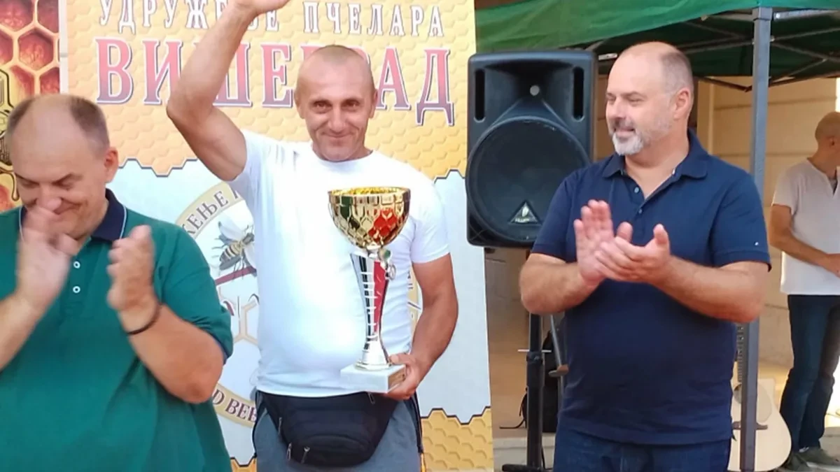 Kralj meda iz Višegrada: Dragiću zlatni pehar