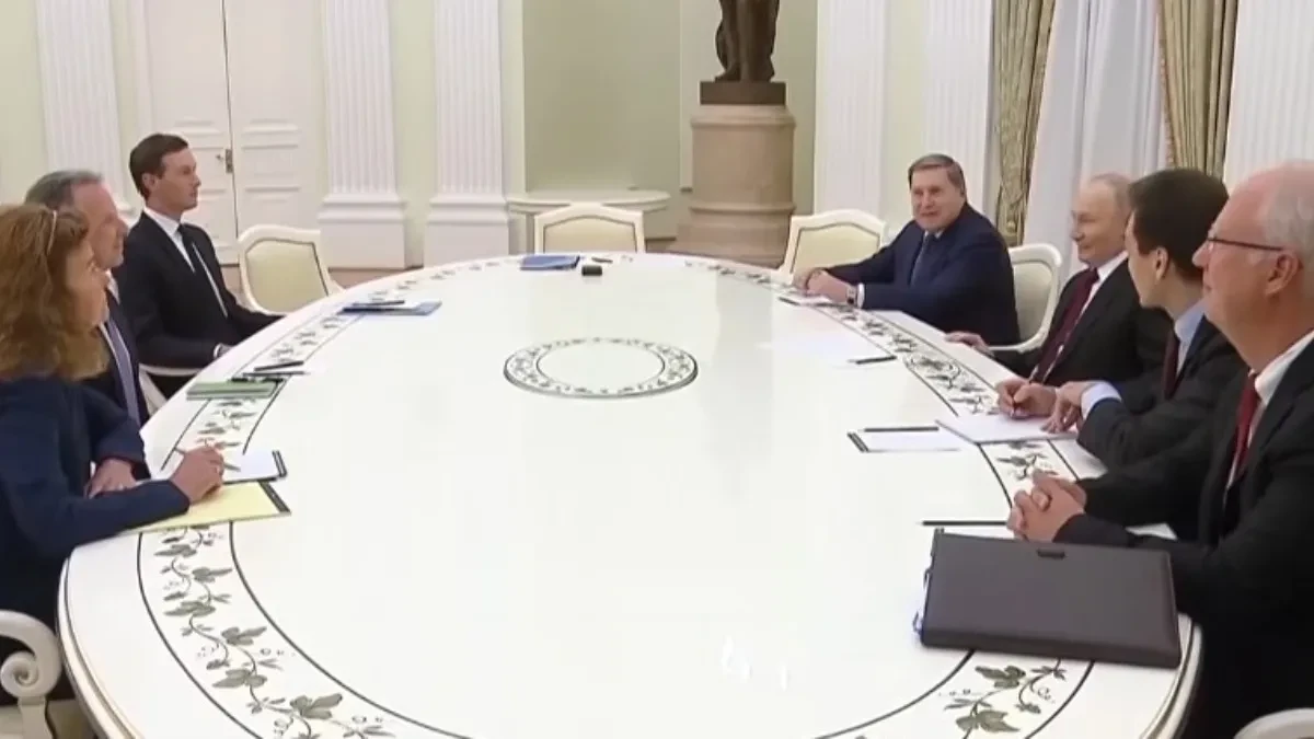 Putin sa Trampovim izaslanicima u Kremlju: U toku razgovori o okončanju rata u Ukrajini
