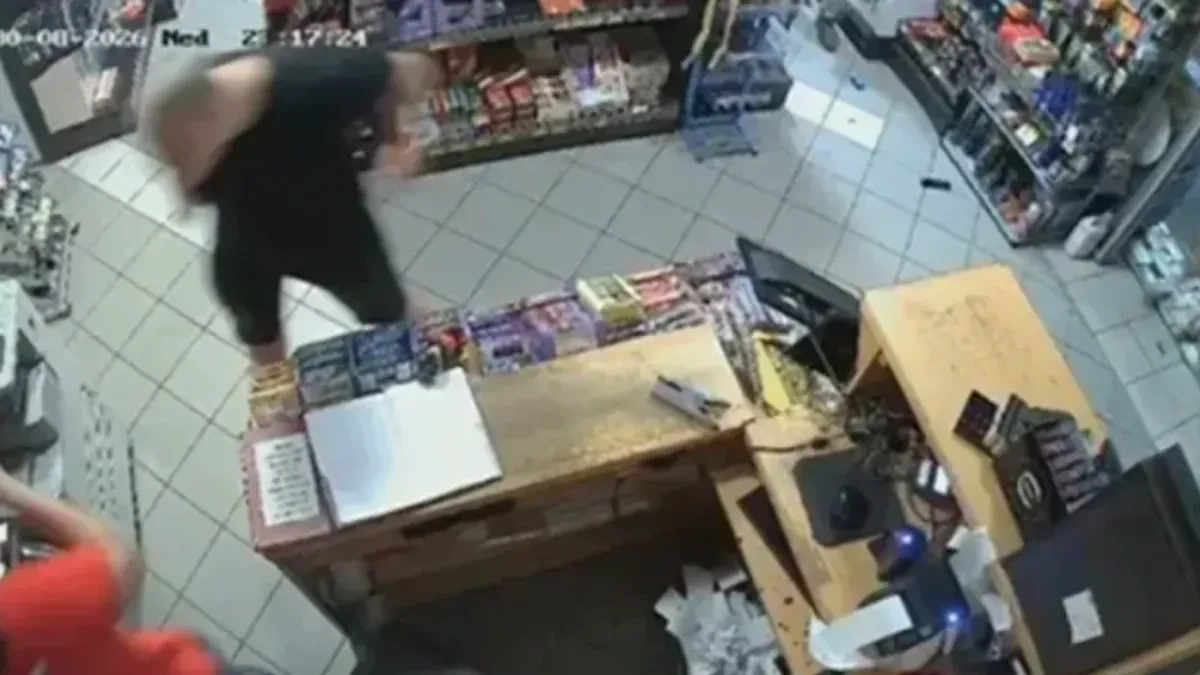 Predložen pritvor za Trebinjca: Tukao radnika na benzinskoj pumpi, svi stajali i gledali (VIDEO)