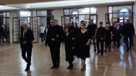Apel porodice Mladić: Novac umjesto za cvijeće i vijence za generala uplatiti za oboljelu djecu
