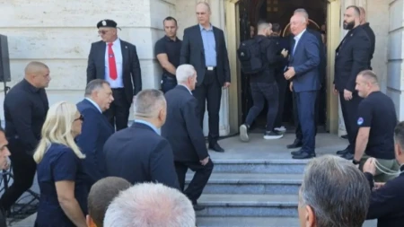 Dodik, Cvijanović i rukovodstvo Srpske na ispraćaju generala Mladića u Beogradu 