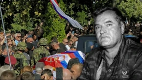 Rijeka ljudi ispratila generala Ratka Mladića na vječni počinak (FOTO/VIDEO)