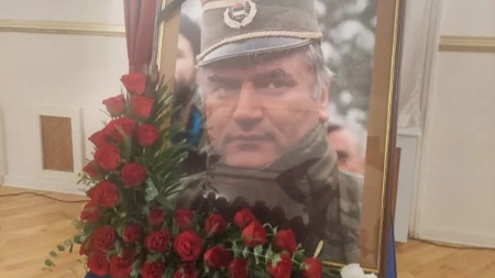 Sahrana generala Ratka Mladića: Kovčeg sa tijelom dopremljen u crkvu Svetog Luke