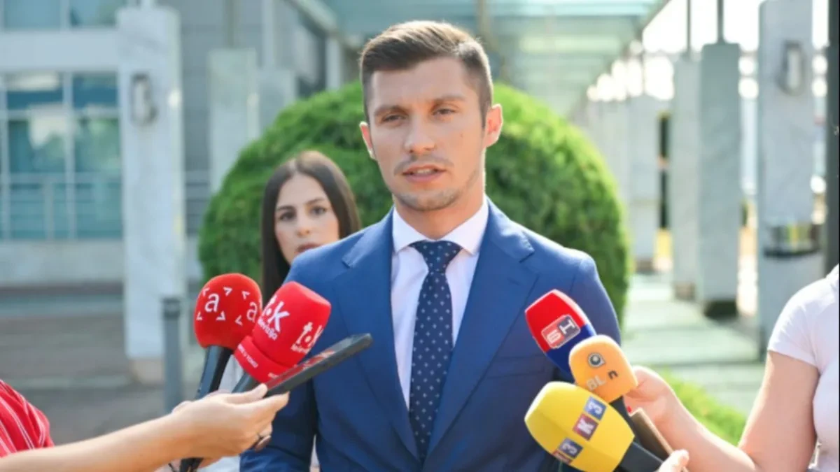 Kresojević: Za kumovu zgradu ima 100 miliona, a za povrat PDV-a mladima nema
