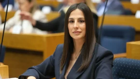 Vukomanović: Da li su škole zatvorene zbog vrućina ili prikupljanja podataka zbog podjele 150 KM?