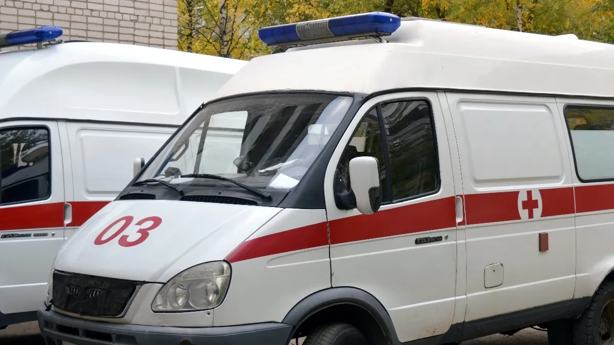 Tragedija u Beogradu: Poginuo mladić, pao sa petog sprata na trolejbus