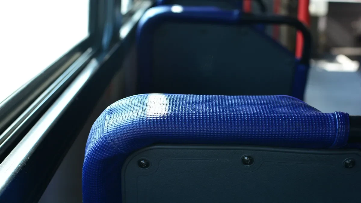 Radnik poginuo u Beogradu: Trolejbus povukao kanap za koji je bio zakačen