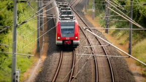 Užas u Poljskoj: Najmanje 20 ljudi povrijeđeno u iskliznuću voza, ima poginulih