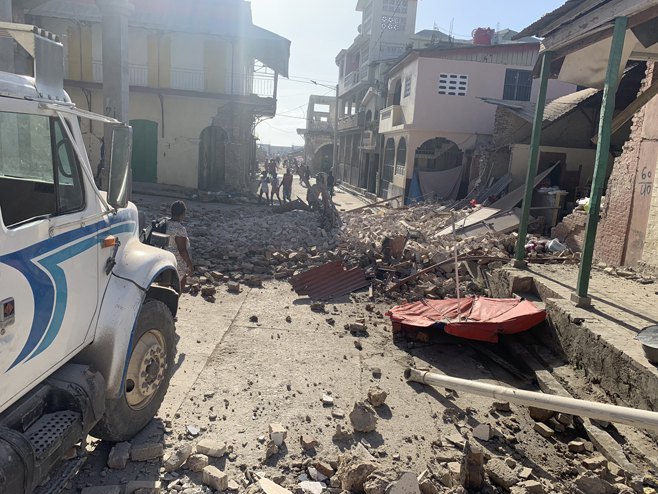 veliki broj žrtava zemljotresa na Haitiju