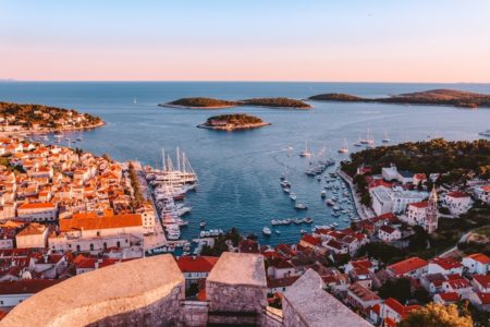 DA LI JE MOGUĆE? Cijena kafe na hrvatskom ostrvu vrtoglavo skočila: Visoke cifre ne prestaju da šokiraju građane i turiste