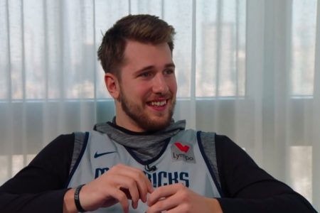 (VIDEO) UBACIO 45 POENA Luka Dončić meč riješio nevjerovatnom asistencijom bez gledanja