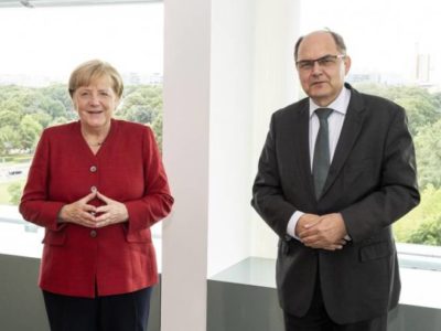 SASTALI SE: Merkel pružila podršku Šmitu
