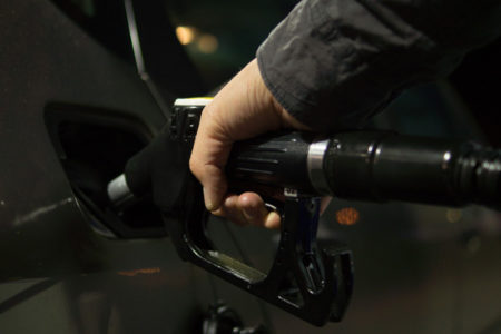 OD PONOĆI POSKUPLJUJE gorivo u Crnoj Gori za tri do šest centi po litru