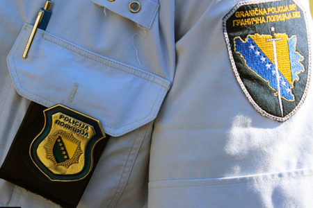 PRETRESI U SARAJEVU, Sipa upala u prostorije granične policije