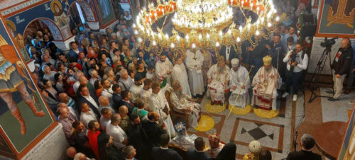 DOBOJ: Počela liturgija koju služi patrijarh Porifirije