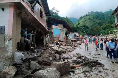 UŽAS! U poplavama u Venecueli nastradalo najmanje 20 ljudi