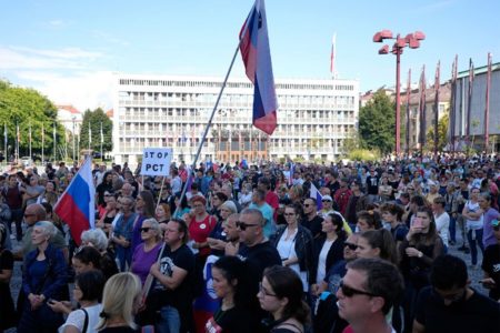 NOVI PROTEST protiv kovid potvrda u Ljubljani
