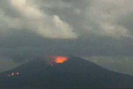 JAPAN U PANICI: Aktivirao se vulkan! (VIDEO)