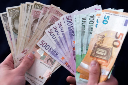 SLOVENIJA SE ZADUŽILA 1,75 milijardi evra na startu godine da plaća ADMINISTRACIJU i kredite